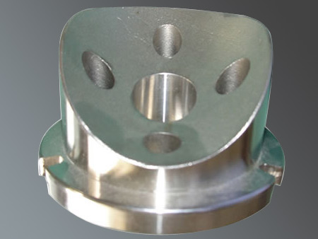 Enseñarle a diferenciar entre fundición de precisión y fundición normal.